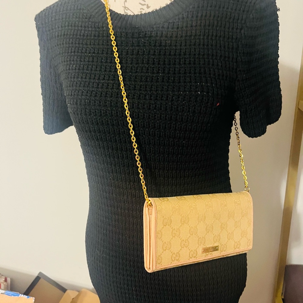 SOLD‼️Gucci  Crossbody Bag with Gold Chain